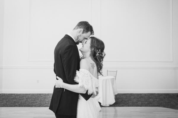 Kelly and Kris Sneak Peak (8 of 11)