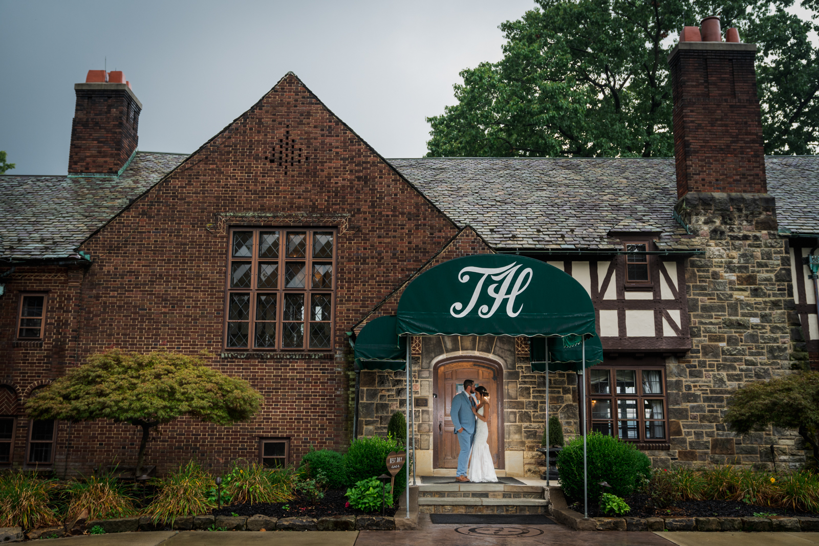 Marcy + Jimmy’s Wedding at the Tudor House in Akron