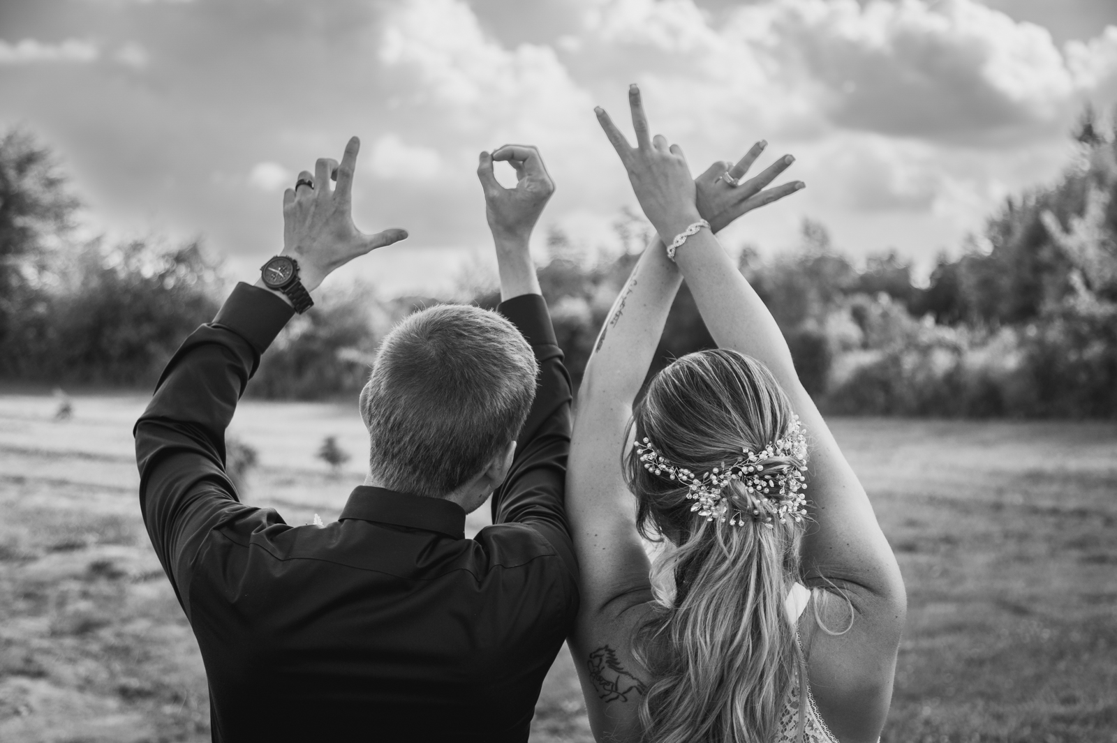 Love Among the Leaves: Jake and Samantha Minut’s Tree House Wedding Sneak Peek Photos